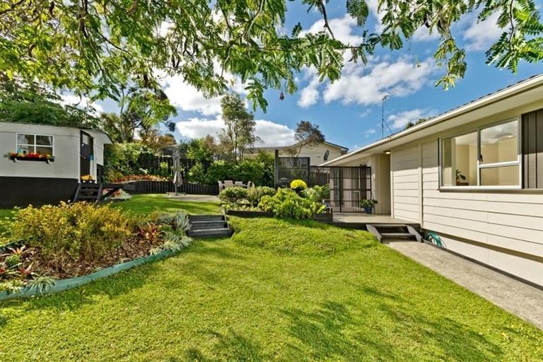 Photo of property in 7 Celina Place, Browns Bay, Auckland, 0630