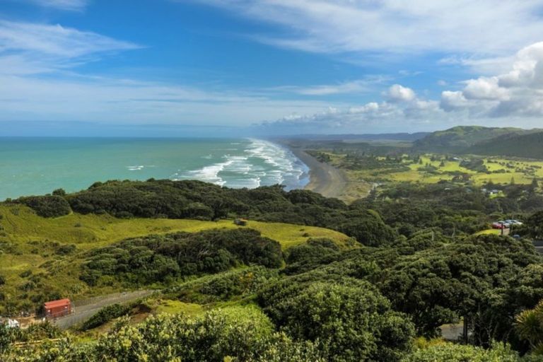 Photo of property in 42 Waitea Road, Muriwai, Waimauku, 0881