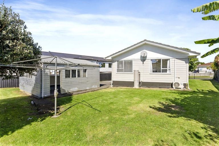 Photo of property in 39 Court Town Close, Mangere, Auckland, 2022