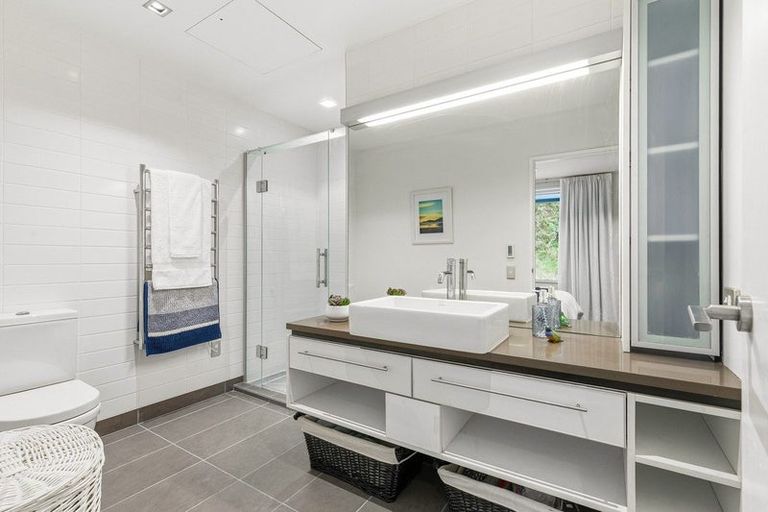 Photo of property in Patent 326 Apartments, 209s/326 Evans Bay Parade, Hataitai, Wellington, 6021