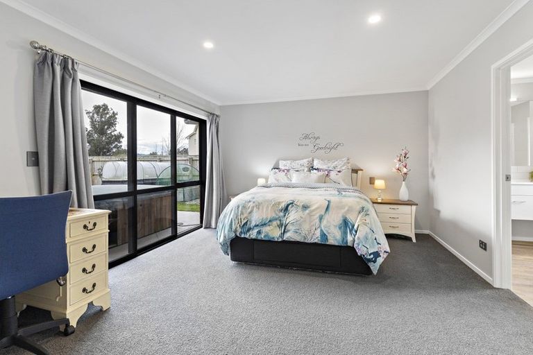 Photo of property in 4 Routhan Way, Carterton, 5713