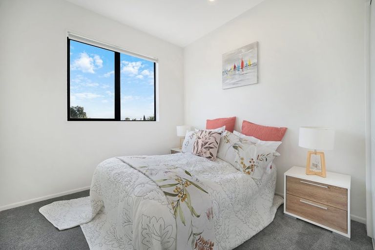 Photo of property in 8/32 Tiraumea Drive, Pakuranga, Auckland, 2010
