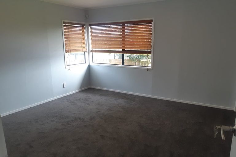 Photo of property in 14 Sabana Place, Unsworth Heights, Auckland, 0632