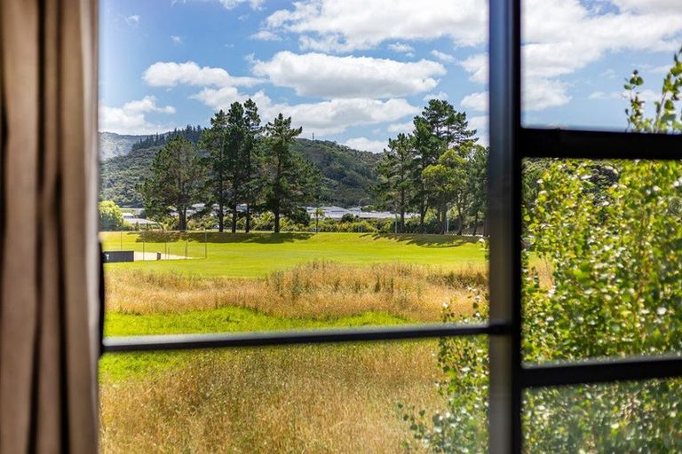 Photo of property in 41 Te Ara O Papatahi, Wainuiomata, Lower Hutt, 5014