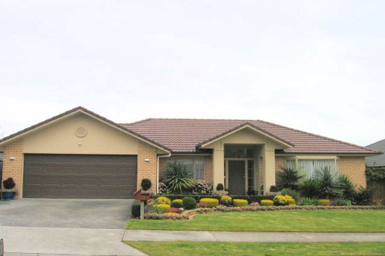 Photo of property in 5 Dunloy Place, East Tamaki Heights, Auckland, 2016