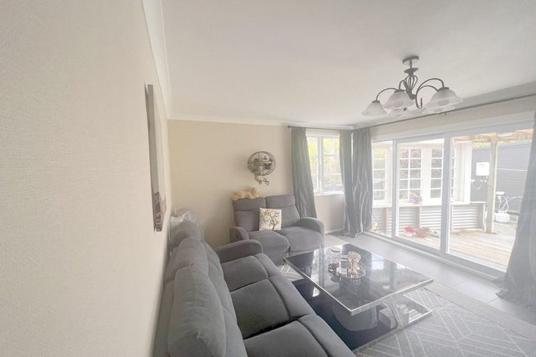 Photo of property in 1 Prebble Grove, Naenae, Lower Hutt, 5011