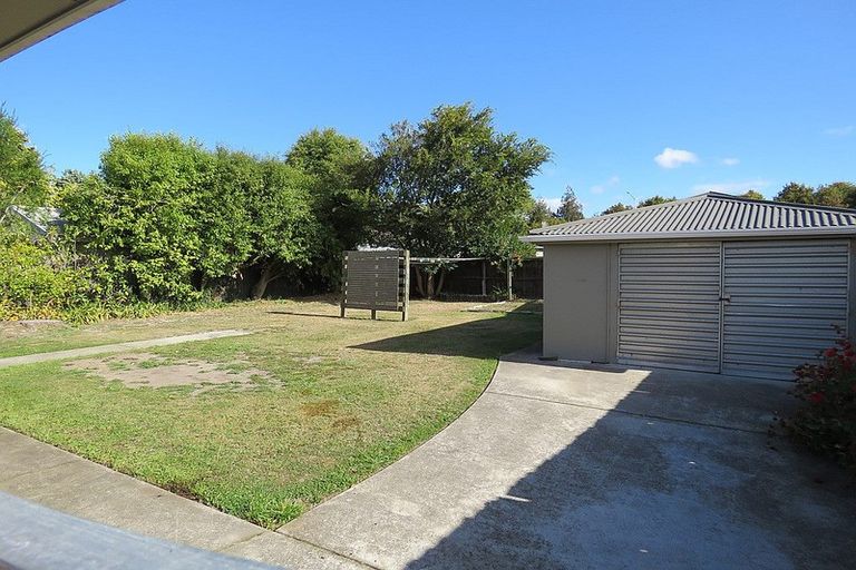 Photo of property in 9 Burnside Crescent, Burnside, Christchurch, 8053