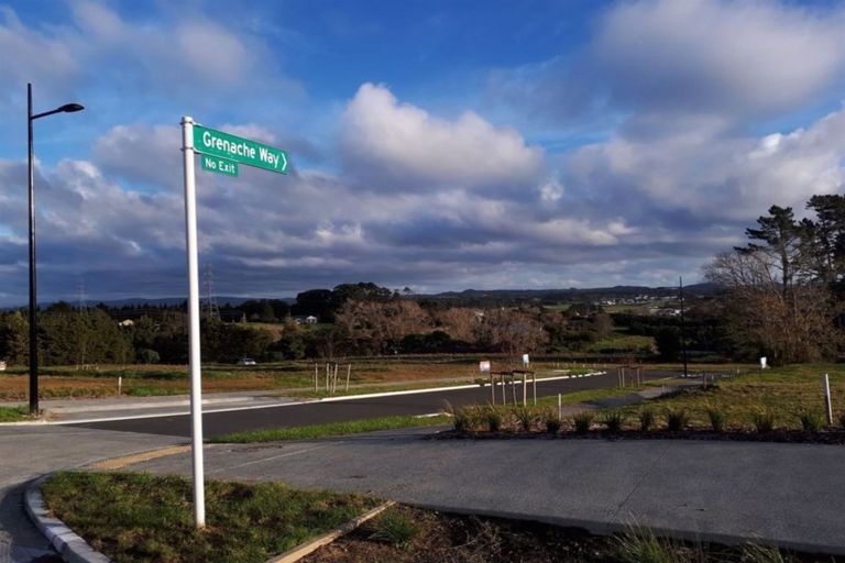 Photo of property in 11 Grenache Way, Kumeu, 0810