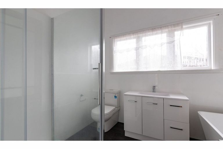 Photo of property in 37 Gresford Street, Edgeware, Christchurch, 8013