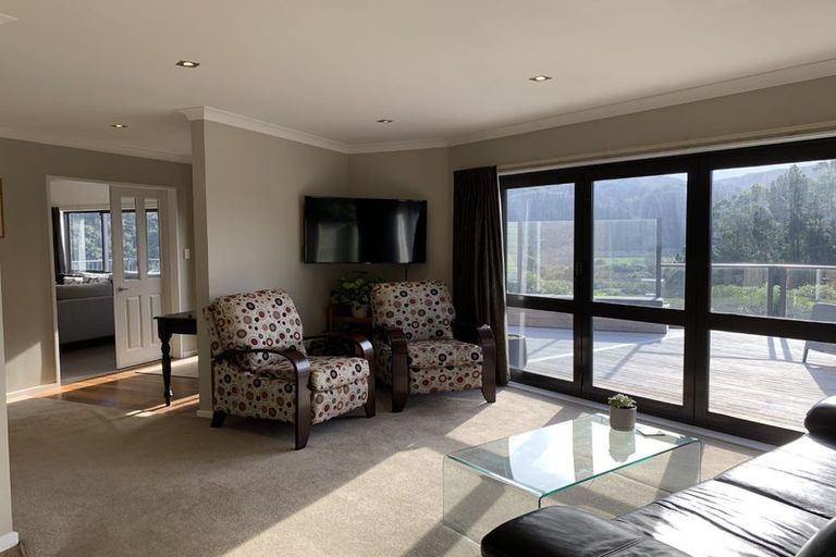 Photo of property in 11 Sylvan Way, Silverstream, Upper Hutt, 5019