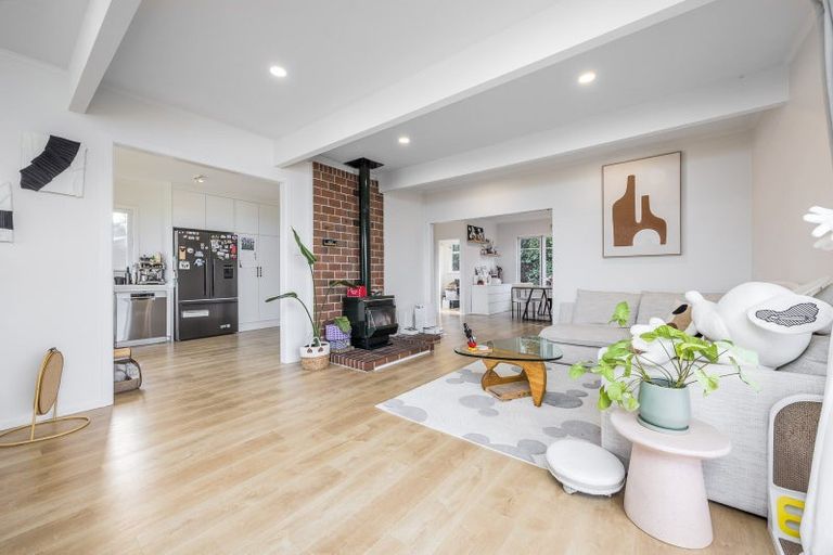 Photo of property in 7 Chamberlain Road, Massey, Auckland, 0614