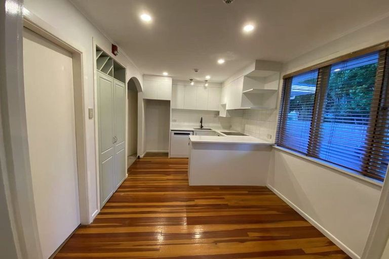 Photo of property in 5 Crockett Lane, Henderson, Auckland, 0610
