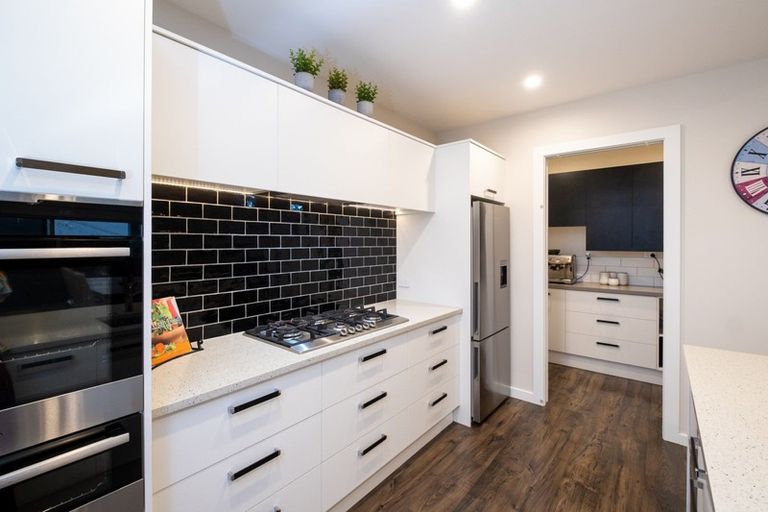 Photo of property in 6 Whittaker Place, Havelock North, 4130