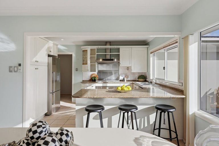 Photo of property in 10 Etherege Place, Howick, Auckland, 2014