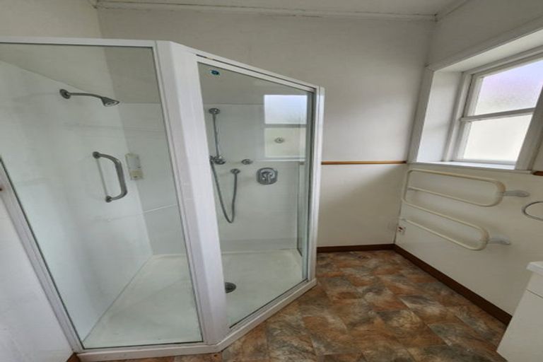 Photo of property in 15 Freyberg Street, Waterloo, Lower Hutt, 5011