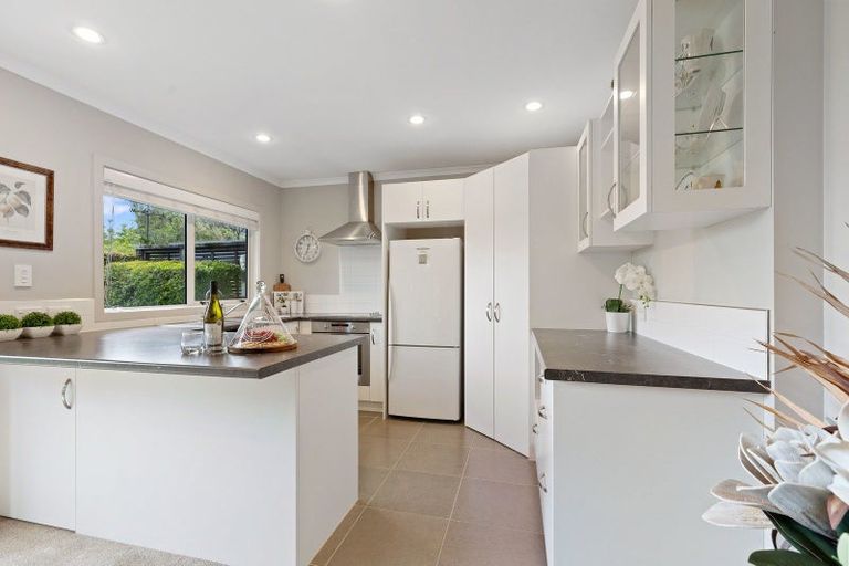 Photo of property in 33 Bridgewater Way, Pyes Pa, Tauranga, 3112