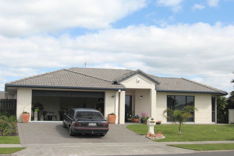 Photo of property in 62 Gravatt Road, Papamoa Beach, Papamoa, 3118