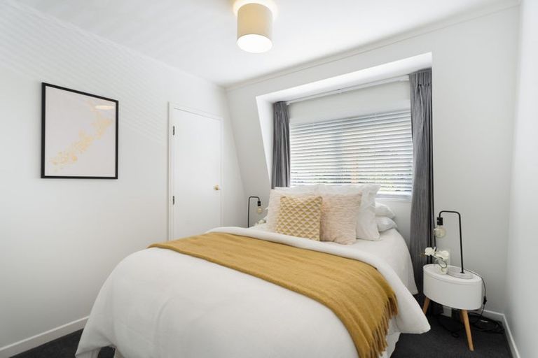 Photo of property in 85 Churton Drive, Churton Park, Wellington, 6037