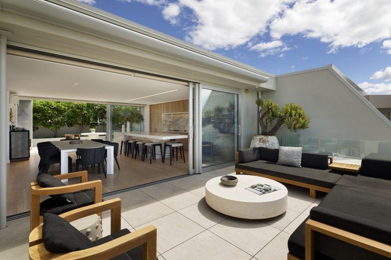 Photo of property in 7 Surf Road, Mount Maunganui, 3116