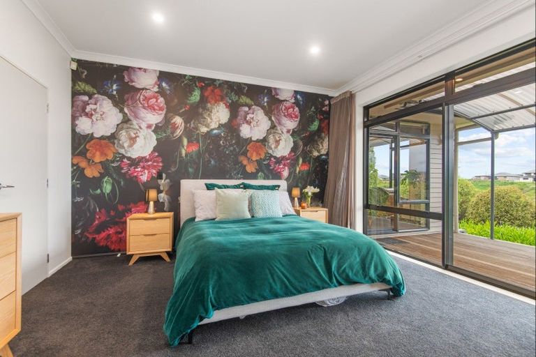 Photo of property in 63 Ruapehu Drive, Fitzherbert, Palmerston North, 4410