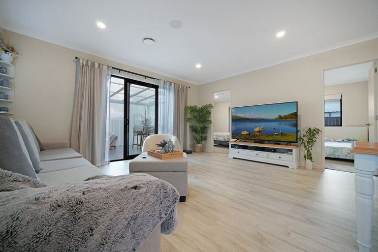 Photo of property in 54 Siren Street, Wainui, 0932