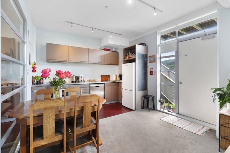 Photo of property in Vespa Apartments, 102/20 Hanson Street, Mount Cook, Wellington, 6021