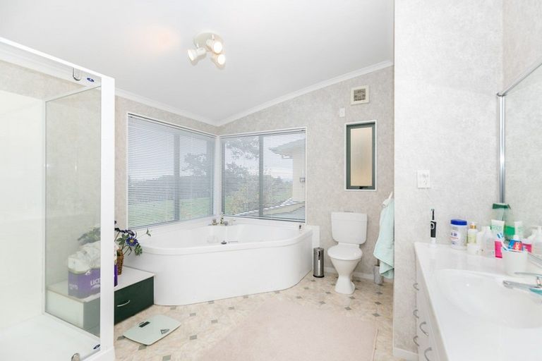 Photo of property in 26 Highgrove Drive, Grandview Heights, Hamilton, 3200