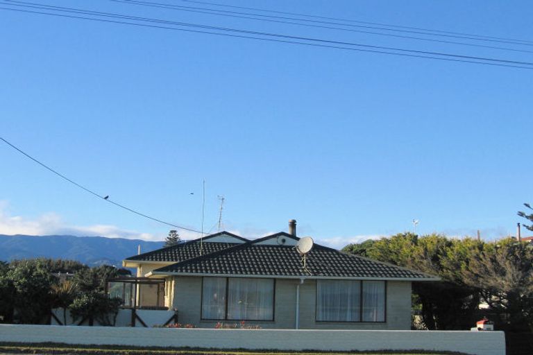 Photo of property in 78 Marine Parade, Otaki Beach, Otaki, 5512