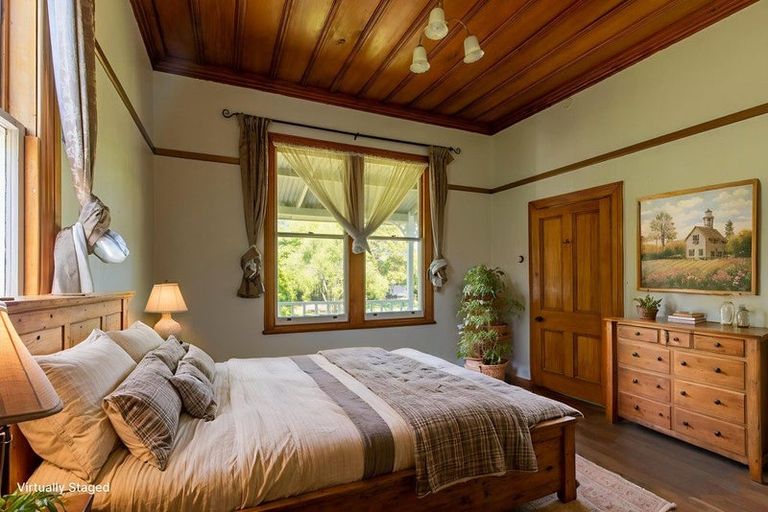 Photo of property in 30 Church Street, Waipawa, 4210