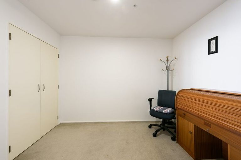 Photo of property in St Peters Apartments, 10c/192 Willis Street, Te Aro, Wellington, 6011