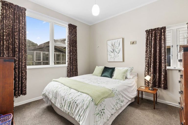 Photo of property in 154 Rongotai Road, Kilbirnie, Wellington, 6022