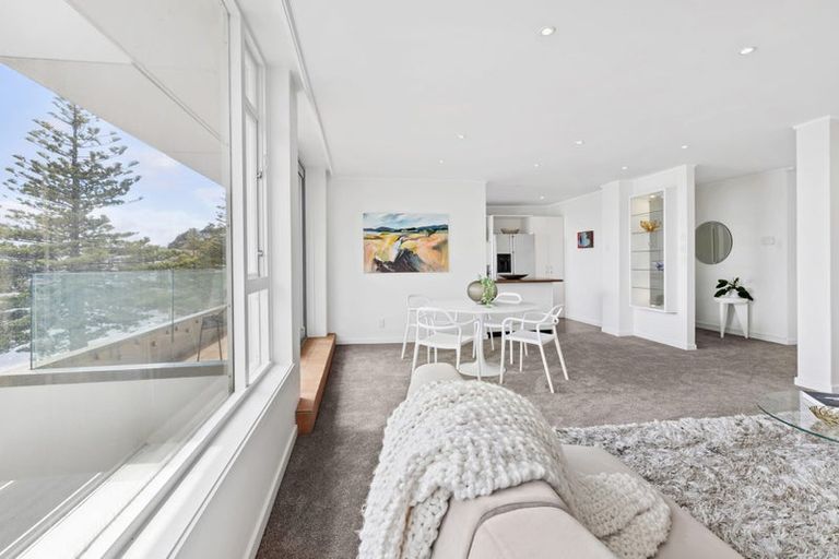 Photo of property in Oriana Apartments, 248 Oriental Parade, Oriental Bay, Wellington, 6011