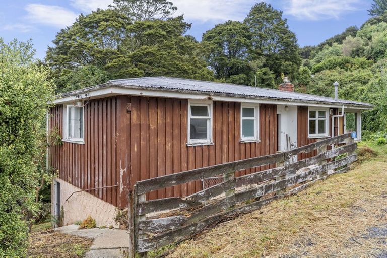 Photo of property in 19 Tui Terrace, Waipori Falls, Outram, 9073