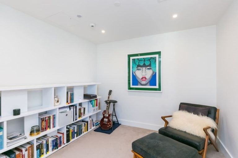 Photo of property in 903/1 Market Lane, Wellington Central, Wellington, 6011