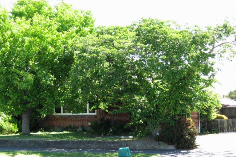 Photo of property in 2/113 Avonhead Road, Avonhead, Christchurch, 8042