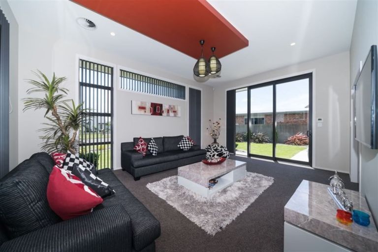 Photo of property in 34 Rodeo Drive, Kelvin Grove, Palmerston North, 4414
