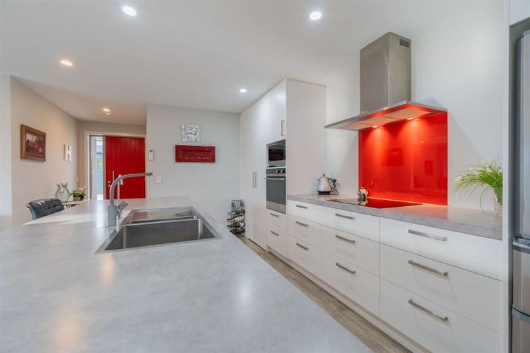 Photo of property in 25 Tawera Place, Te Anau, 9679