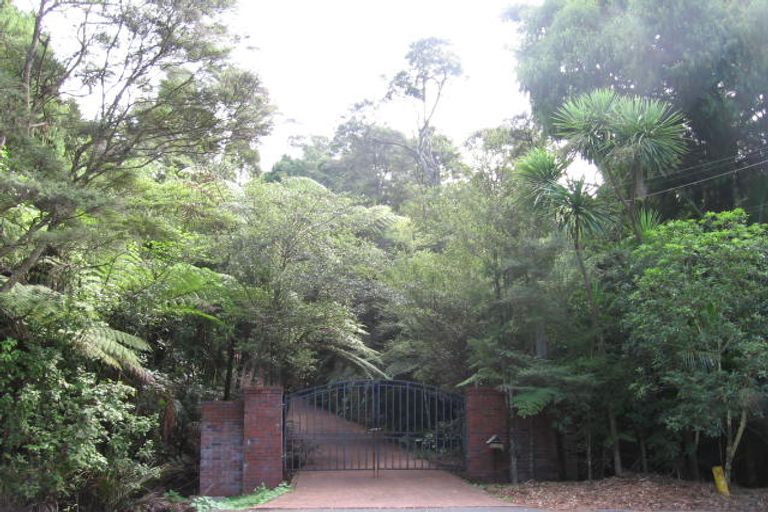 Photo of property in 83 Park Road, Titirangi, Auckland, 0604