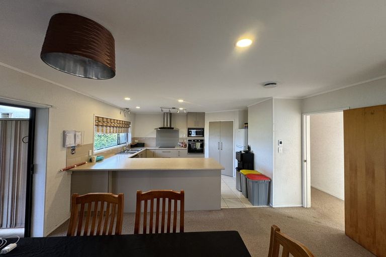 Photo of property in 124 Carnoustie Drive, Wattle Downs, Auckland, 2103