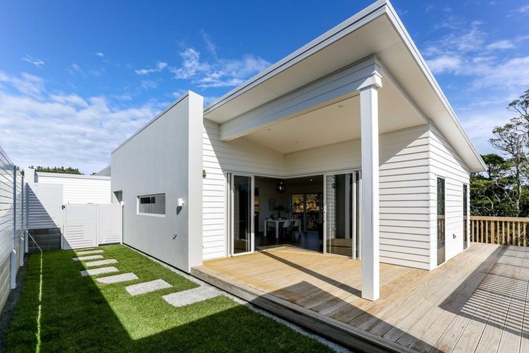 Photo of property in 54 Ainslee Street, Highlands Park, New Plymouth, 4312