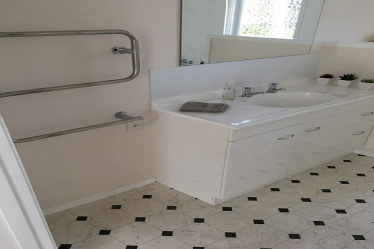 Photo of property in 34 Manson Street, Terrace End, Palmerston North, 4410