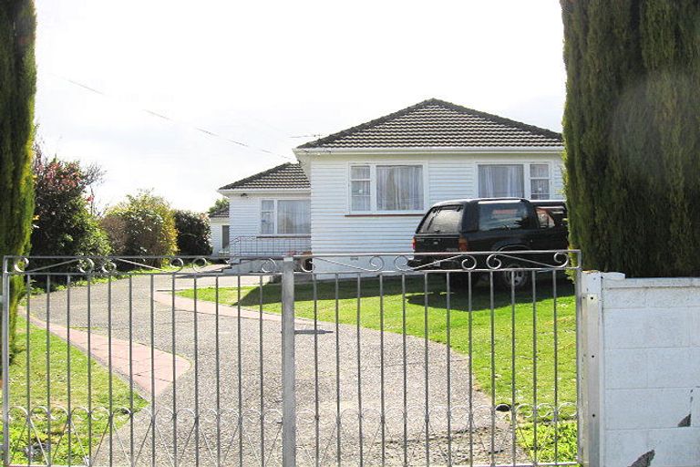 Photo of property in 21 Wright Street, Wainuiomata, Lower Hutt, 5014
