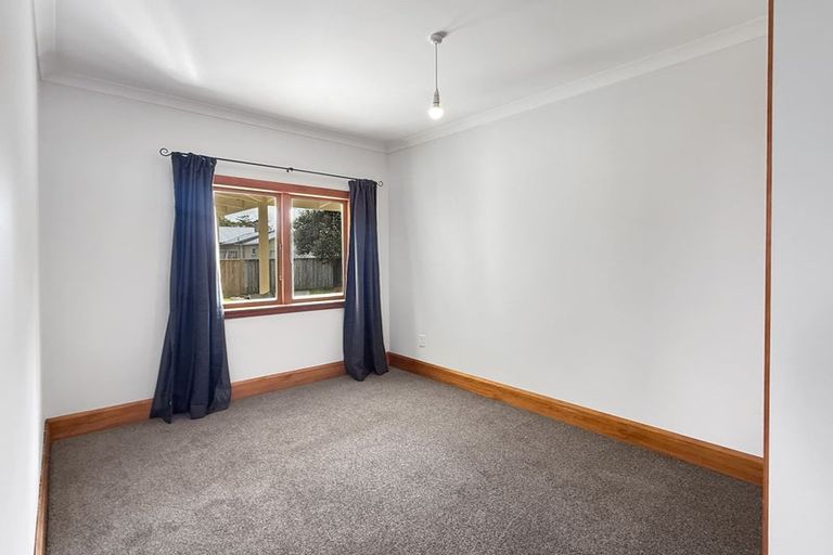 Photo of property in 24 Milverton Avenue, Hokowhitu, Palmerston North, 4410