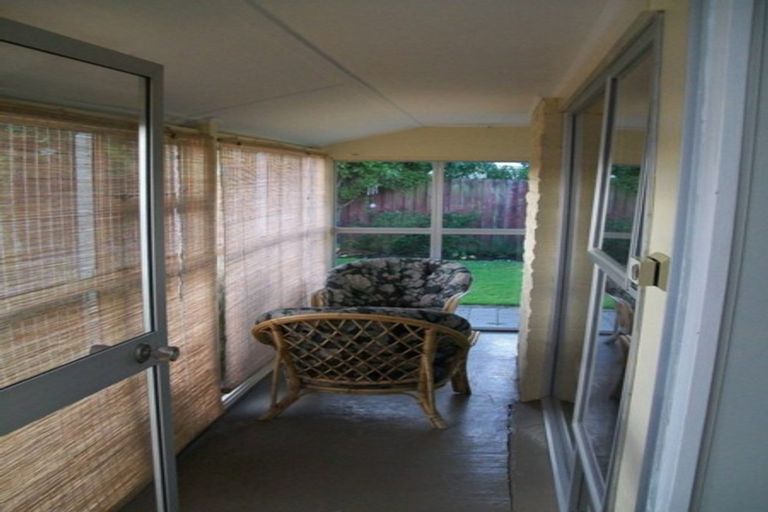 Photo of property in 2/23 Crofton Road, Harewood, Christchurch, 8051