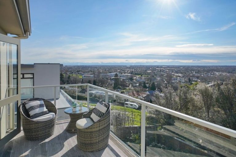 Photo of property in 18 Overdale Drive, Cashmere, Christchurch, 8022