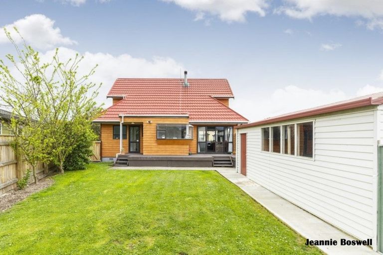 Photo of property in 41 Dalfield Place, Highbury, Palmerston North, 4412