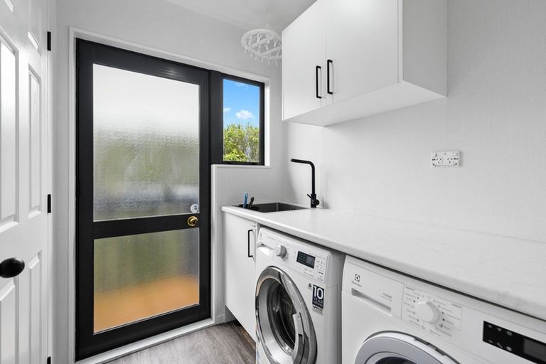 Photo of property in 28 Rosehill Place, Nawton, Hamilton, 3200