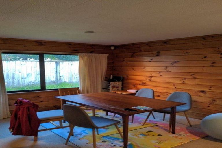 Photo of property in 2a Lauderdale Road, Birkdale, Auckland, 0626