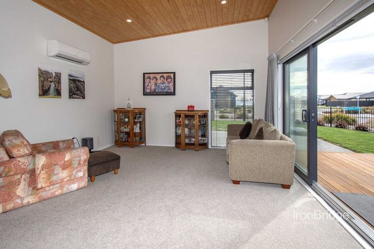 Photo of property in 32 Broadway Parade, Rolleston, 7615