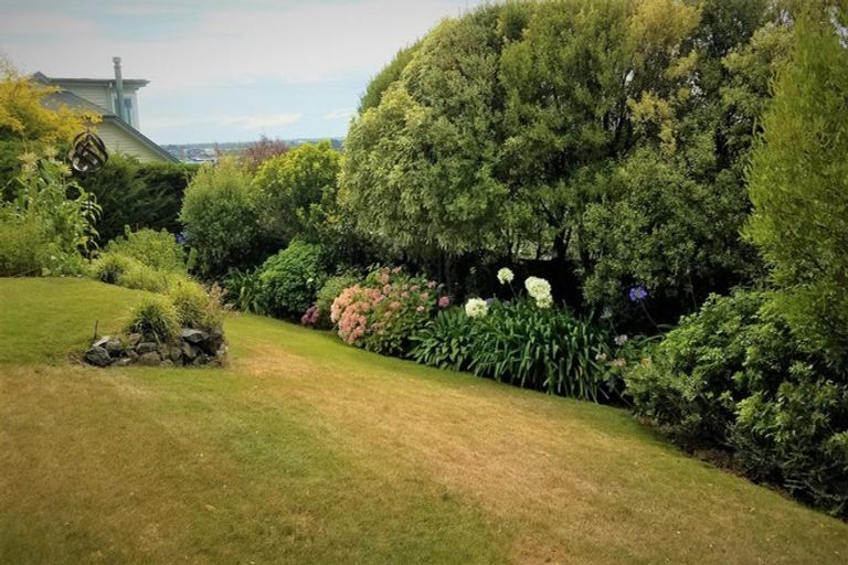 Photo of property in 34 The Brae, Mount Pleasant, Christchurch, 8081